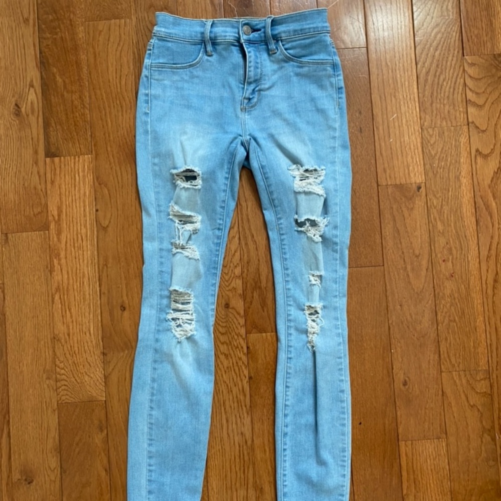 Light washed ripped jeans